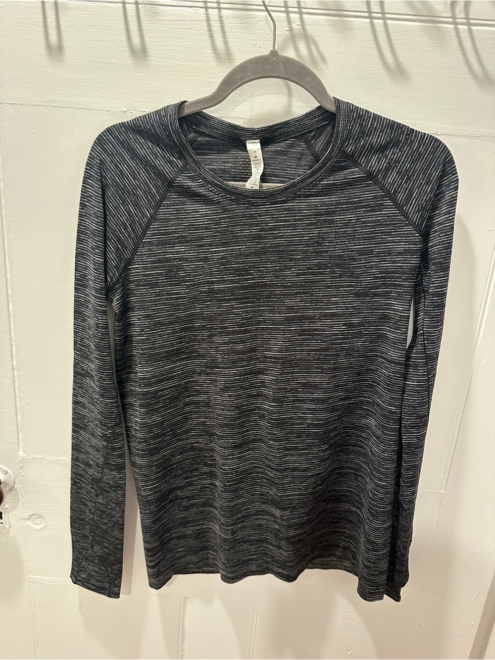lululemon athletica Black Heathered Long Sleeve Tee